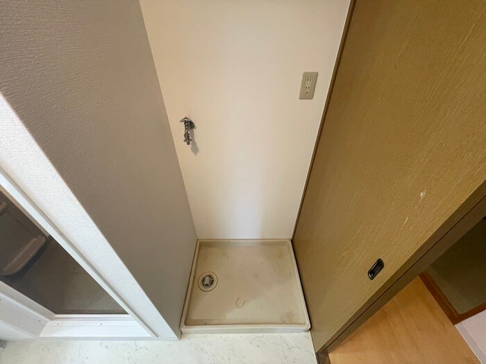 物件内観写真17　(洗濯機置場)