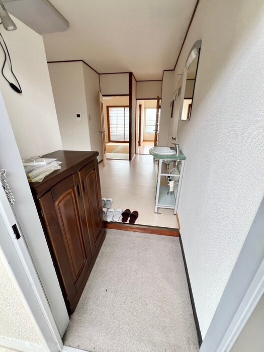 物件内観写真18　(玄関)