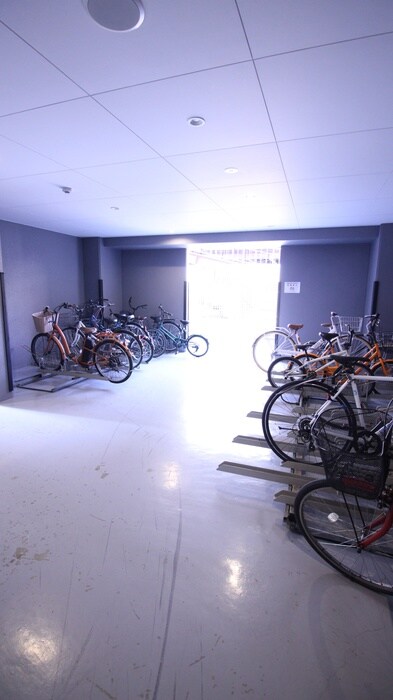 物件外観写真4　(駐輪場)