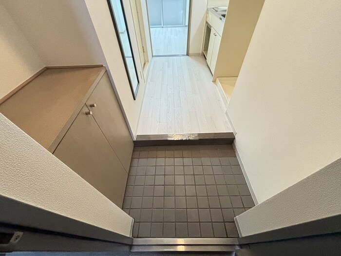 物件内観写真17　(玄関)