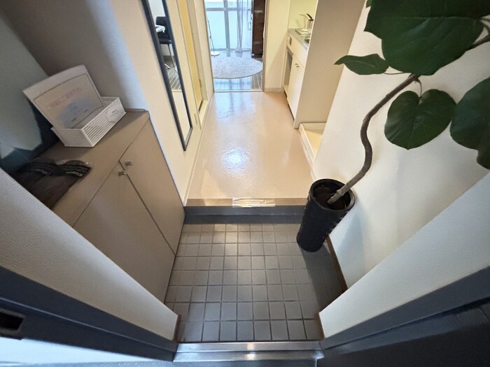 物件内観写真19　(玄関)