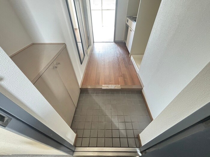 物件内観写真21　(玄関)