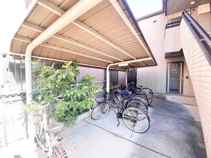 パセオ　津久野の駐輪場