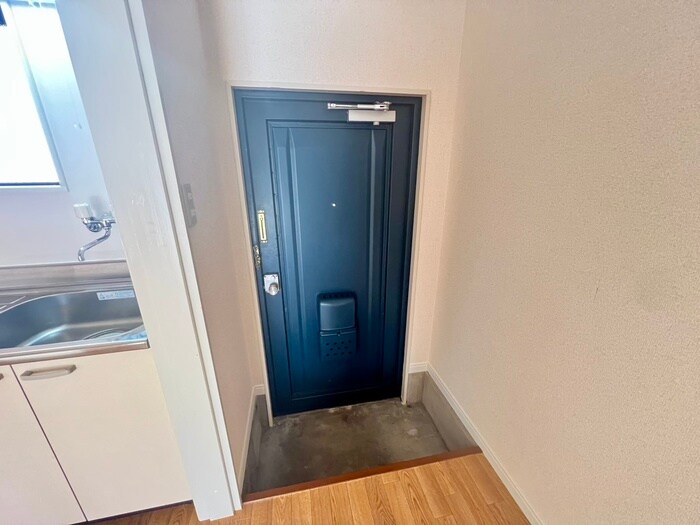 物件内観写真19　(玄関)