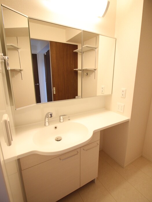 物件内観写真13　(洗面)