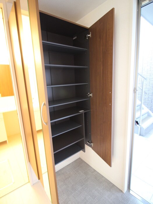 物件内観写真18　(靴箱)