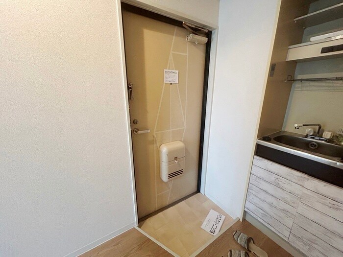 物件内観写真16　(玄関)