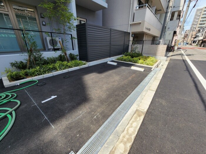 物件外観写真5　(駐車場)