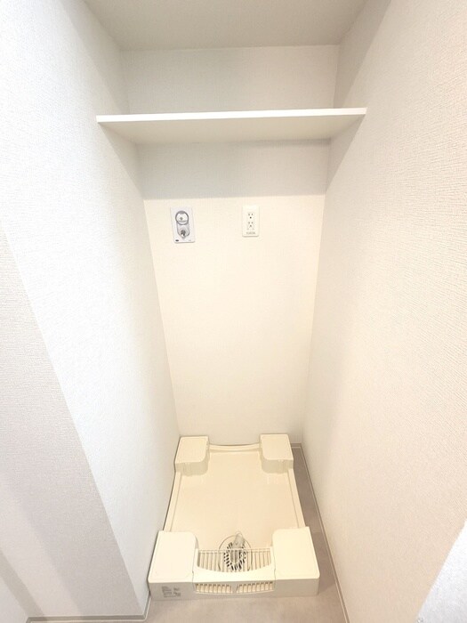 物件内観写真14　(洗濯機置場)