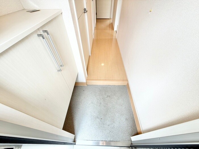 物件内観写真17　(玄関)