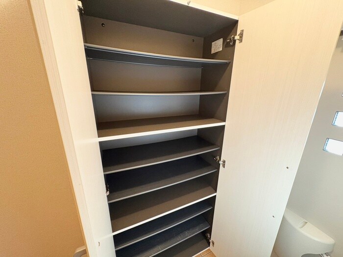 物件内観写真15　(靴箱)