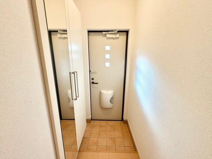 物件内観写真16　(玄関)