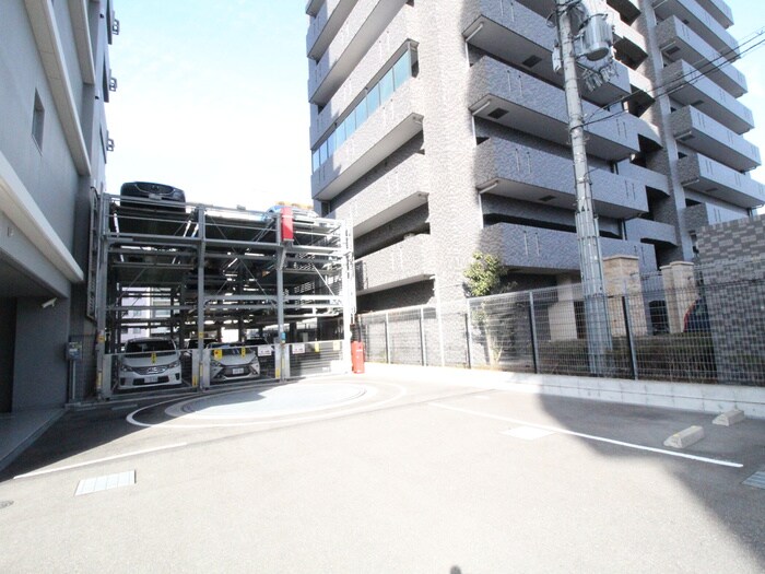 物件外観写真5　(駐車場)