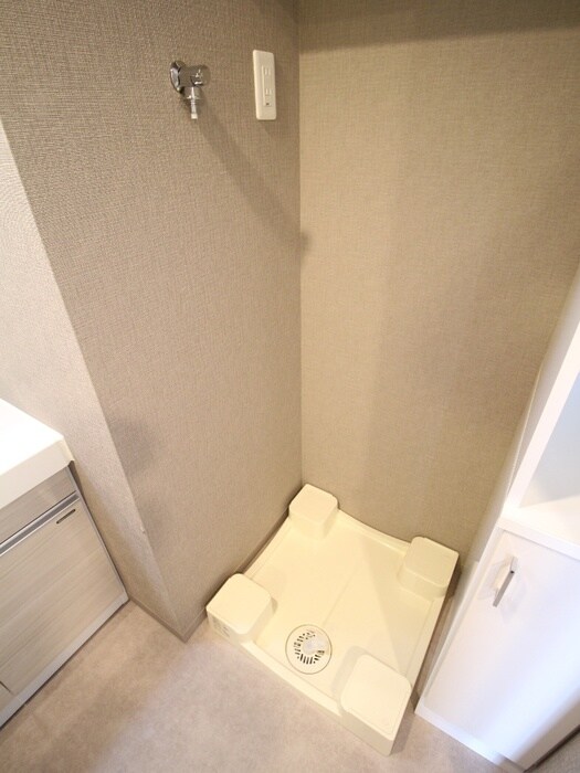 物件内観写真10　(洗濯機置場)