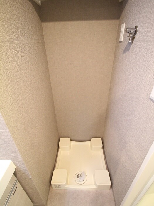 物件内観写真10　(洗濯機置場)