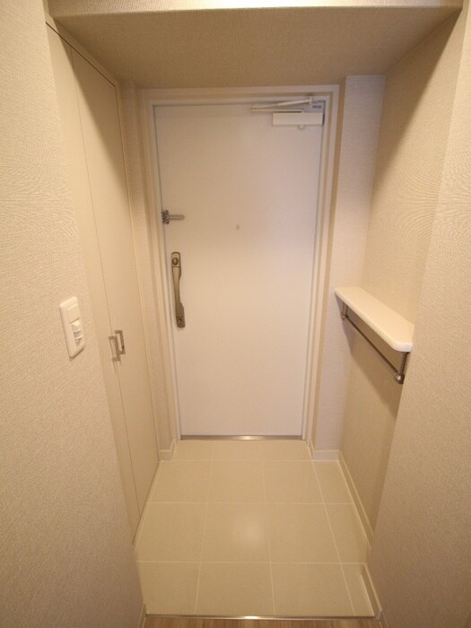 物件内観写真15　(玄関)