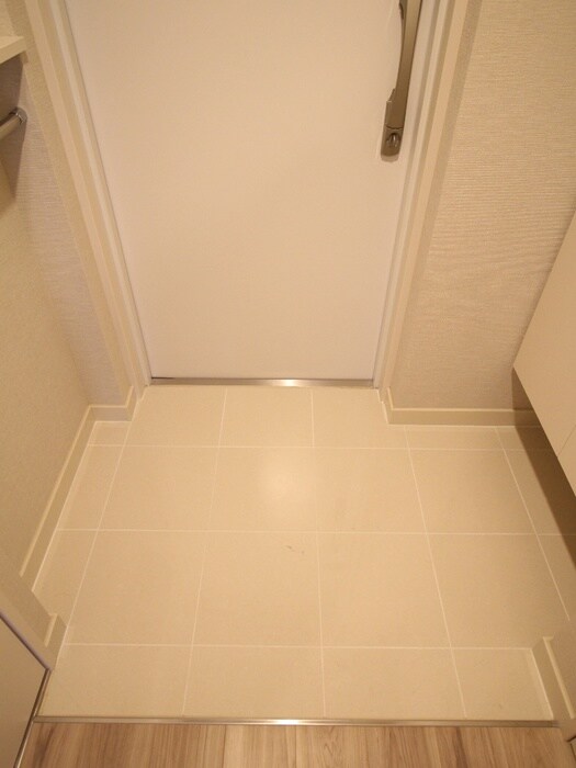 物件内観写真18　(玄関)