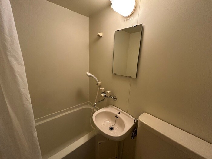 物件内観写真12　(洗面)