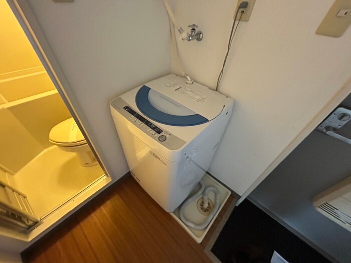 物件内観写真18　(洗濯機置場)