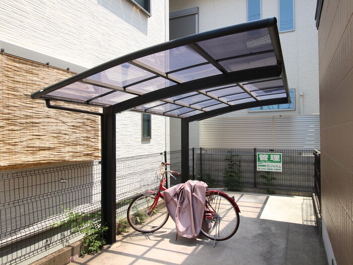 物件外観写真4　(駐輪場)