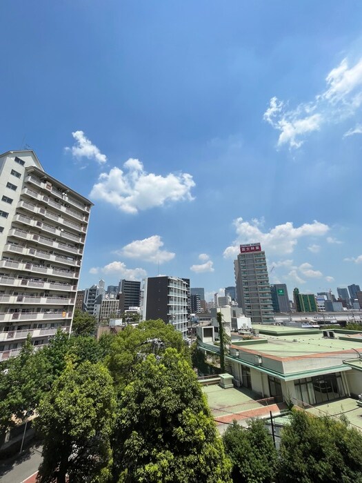 物件内観写真16　(室内からの展望)