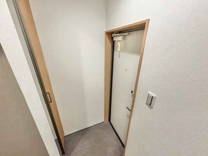 物件内観写真14　(玄関)