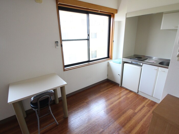 物件内観写真7　(居室)