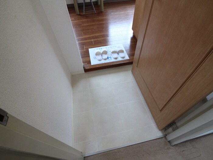 物件内観写真22　(玄関)