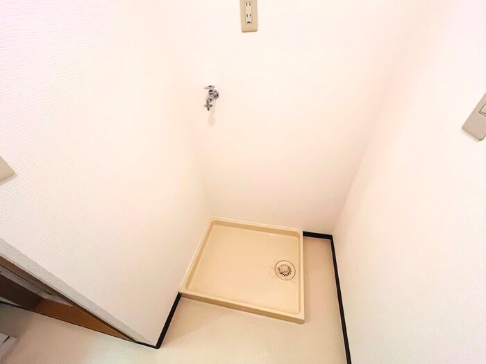 物件内観写真13　(洗濯機置場)