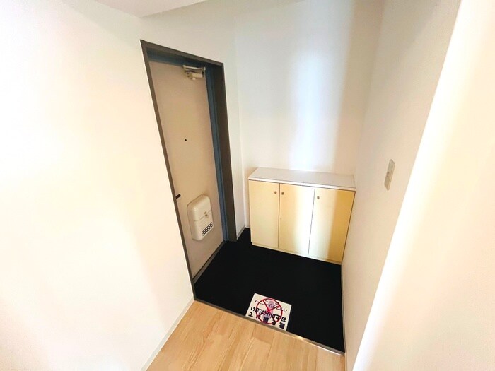 物件内観写真14　(玄関)
