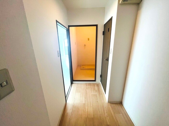 物件内観写真16　(廊下)