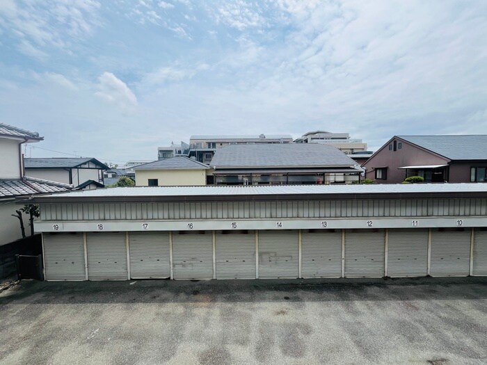 物件内観写真21　(室内からの展望)