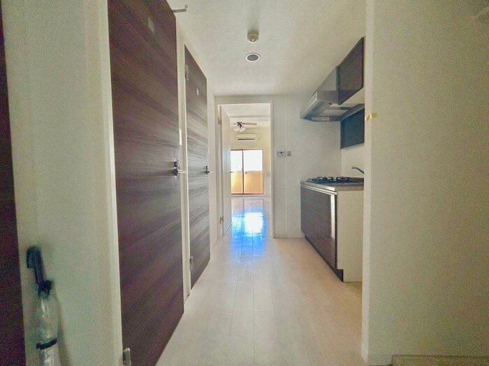 物件内観写真12　(廊下)