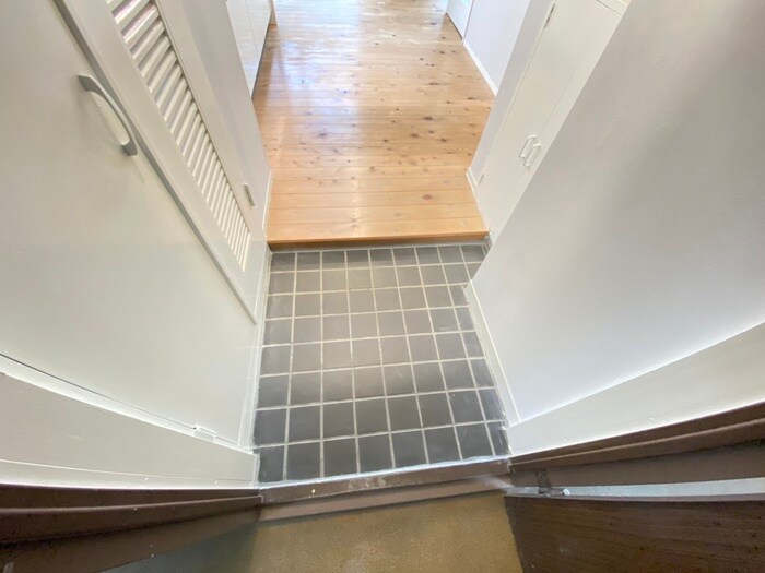 物件内観写真16　(玄関)