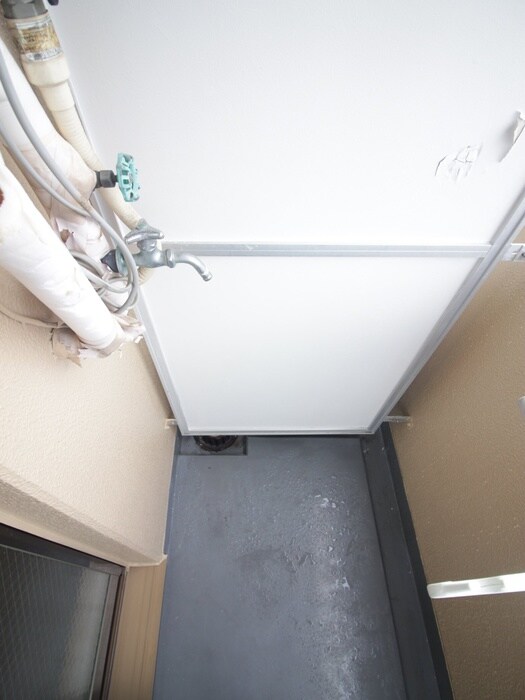 物件内観写真10　(洗濯機置場)