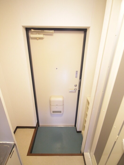 物件内観写真13　(玄関)