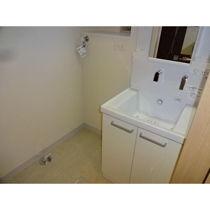 物件内観写真18　(洗濯機置場)