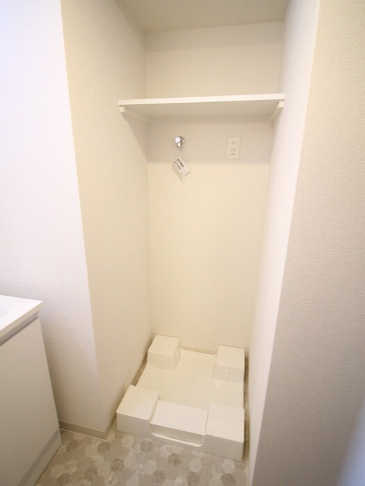 物件内観写真10　(洗濯機置場)