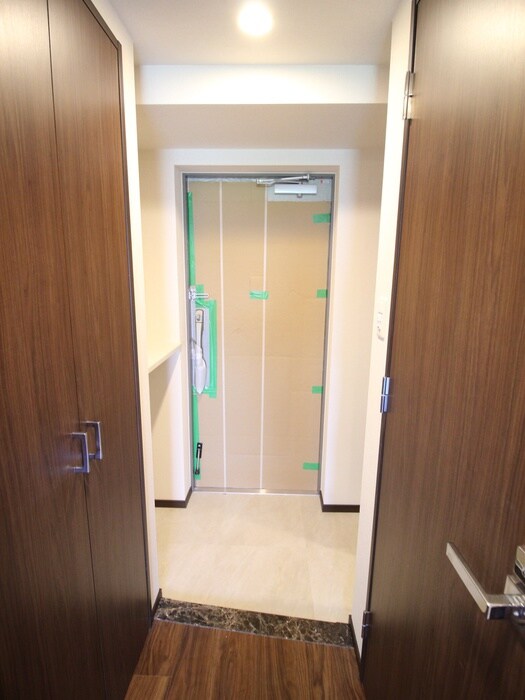 物件内観写真15　(玄関)