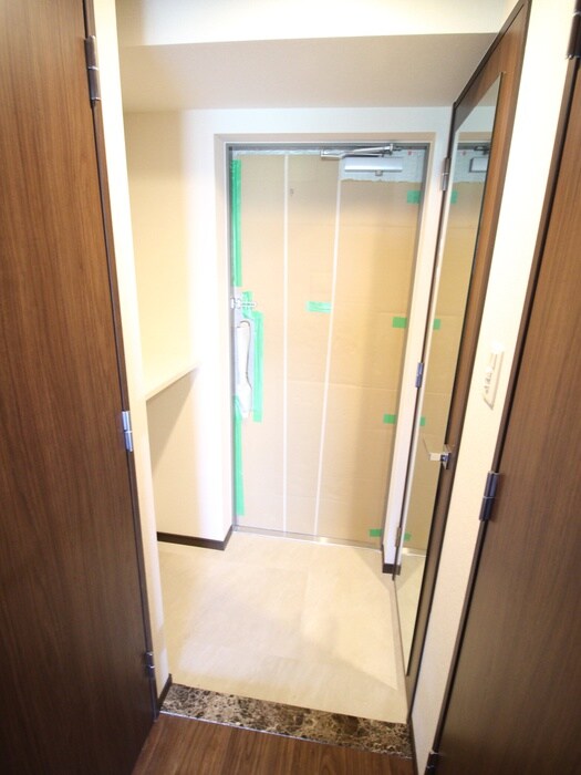物件内観写真16　(玄関)