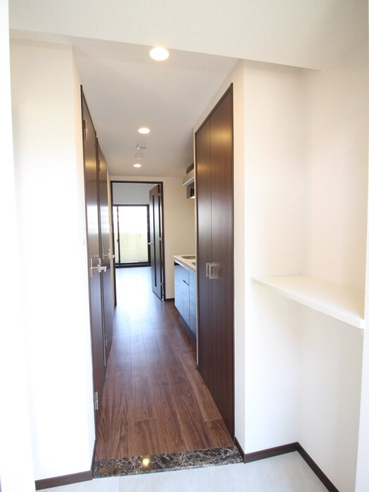 物件内観写真16　(廊下)