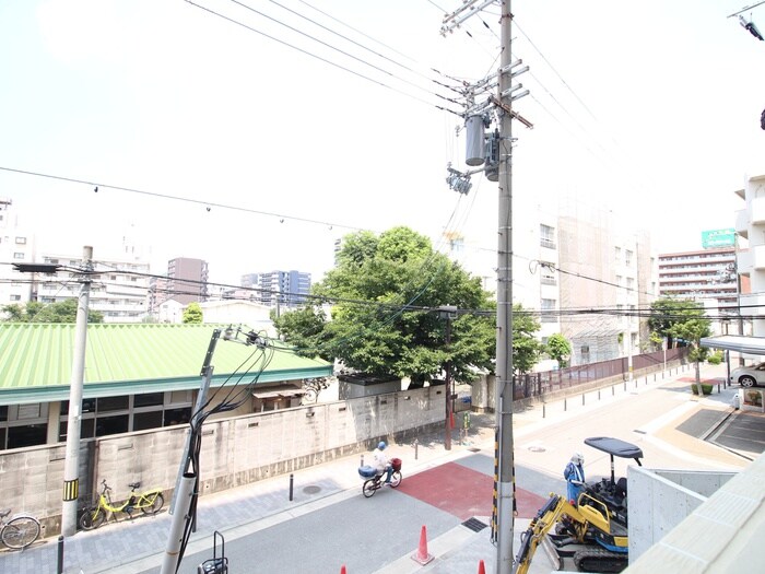 物件内観写真20　(室内からの展望)