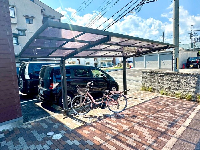 物件外観写真3　(駐輪場)