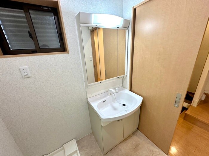 物件内観写真11　(洗面)