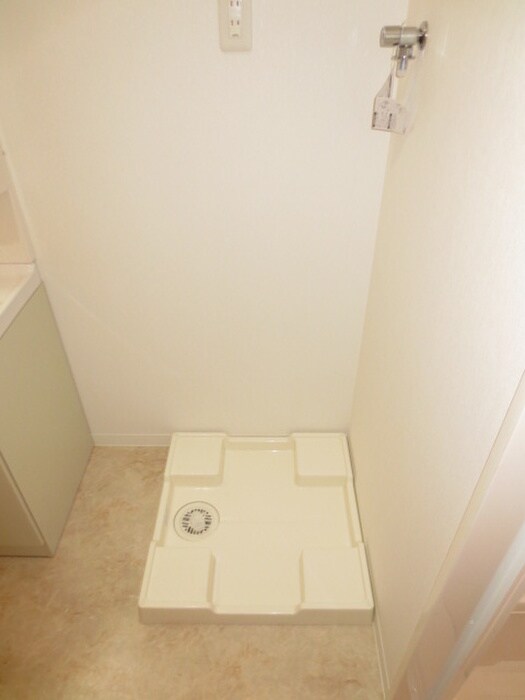 物件内観写真13　(洗濯機置場)