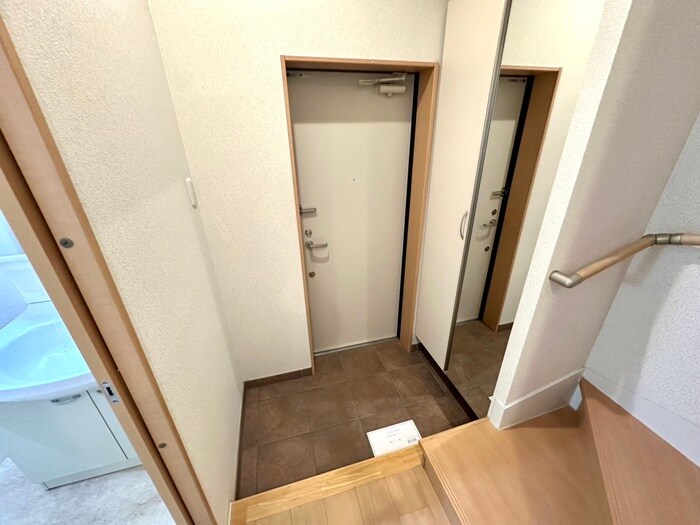 物件内観写真14　(玄関)