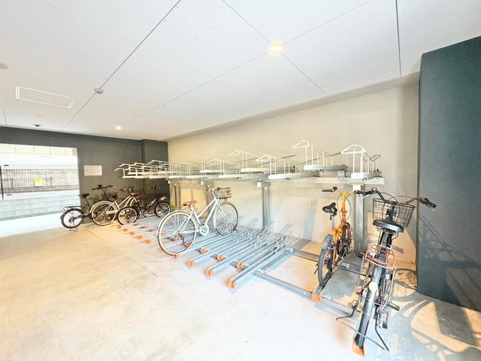 物件外観写真4　(駐輪場)