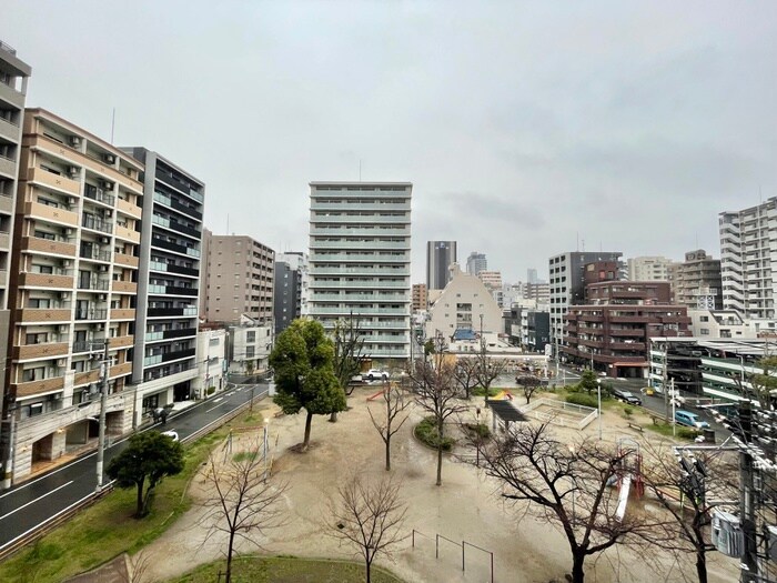 物件内観写真22　(室内からの展望)