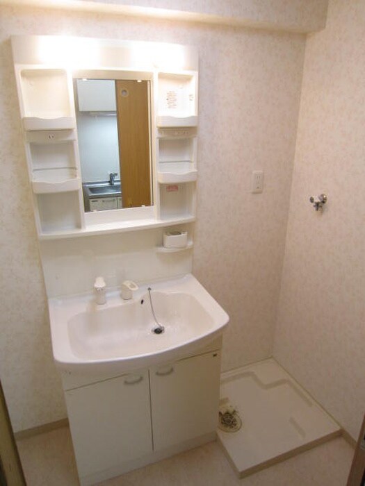 物件内観写真10　(洗濯機置場)