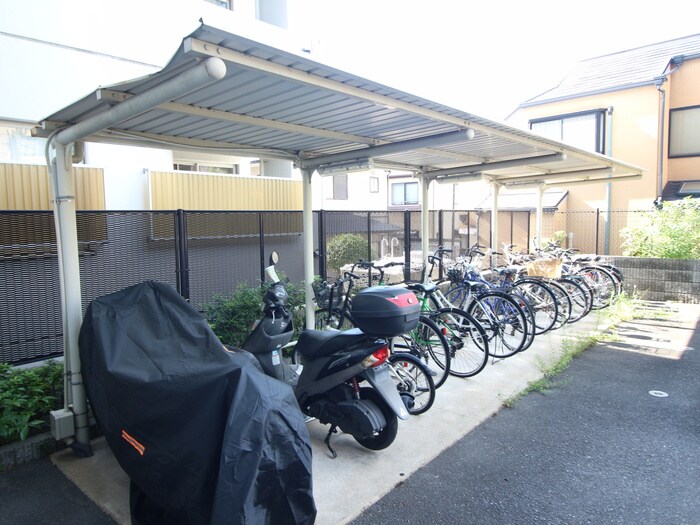 物件外観写真5　(駐輪場)
